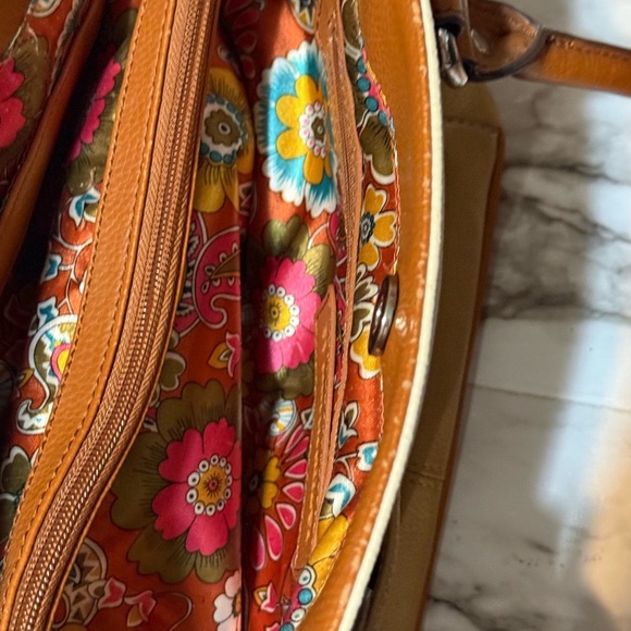 Elegant Two-Tone Genuine Leather Tote Bag Naturalizer - Picture 6 of 16